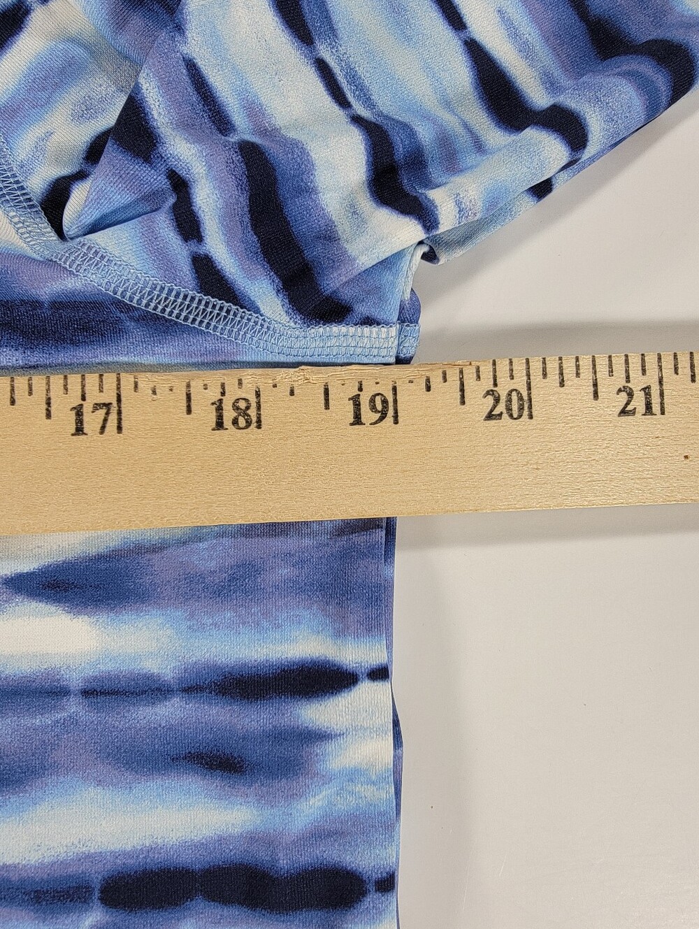 NWT L.L. Bean SunSmart UPF 50+ Performance Womens Medium Blue White Tie Dye NEW - Picture 7 of 10